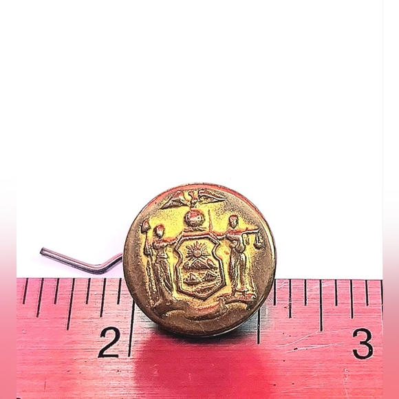 THIS OLD NEW YORK STATE SEAL  MILITIA BRASS 5/8" UNIFORM COAT BUTTON - Picture 2 of 6